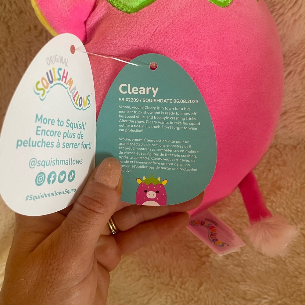 Squishmallows Cleary Strawberry Cow Plush Toy 8” - Picture 3 of 3